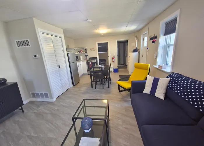 Cozy Home On A Quiet Street Minutes To Dt Kingston