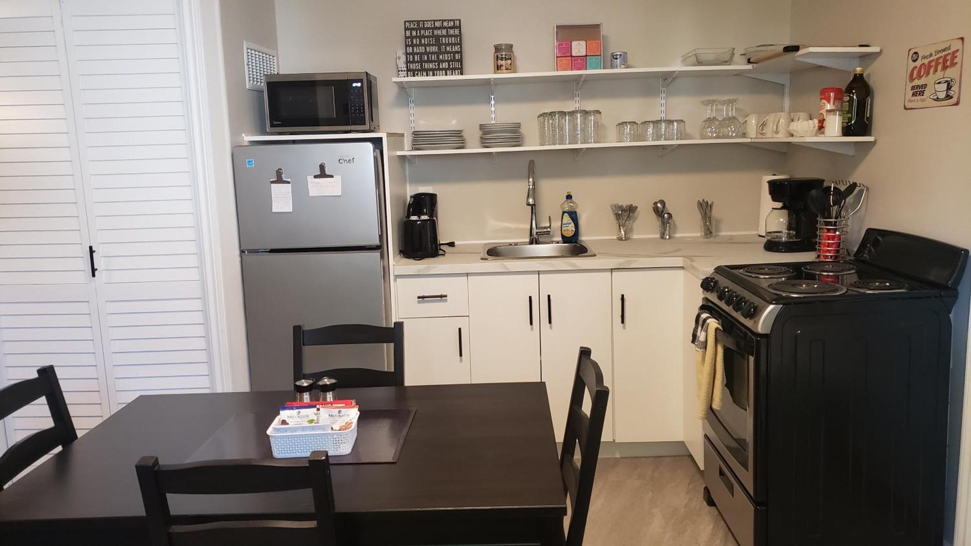Cozy On A Quiet Street Minutes To Dt Apartment *