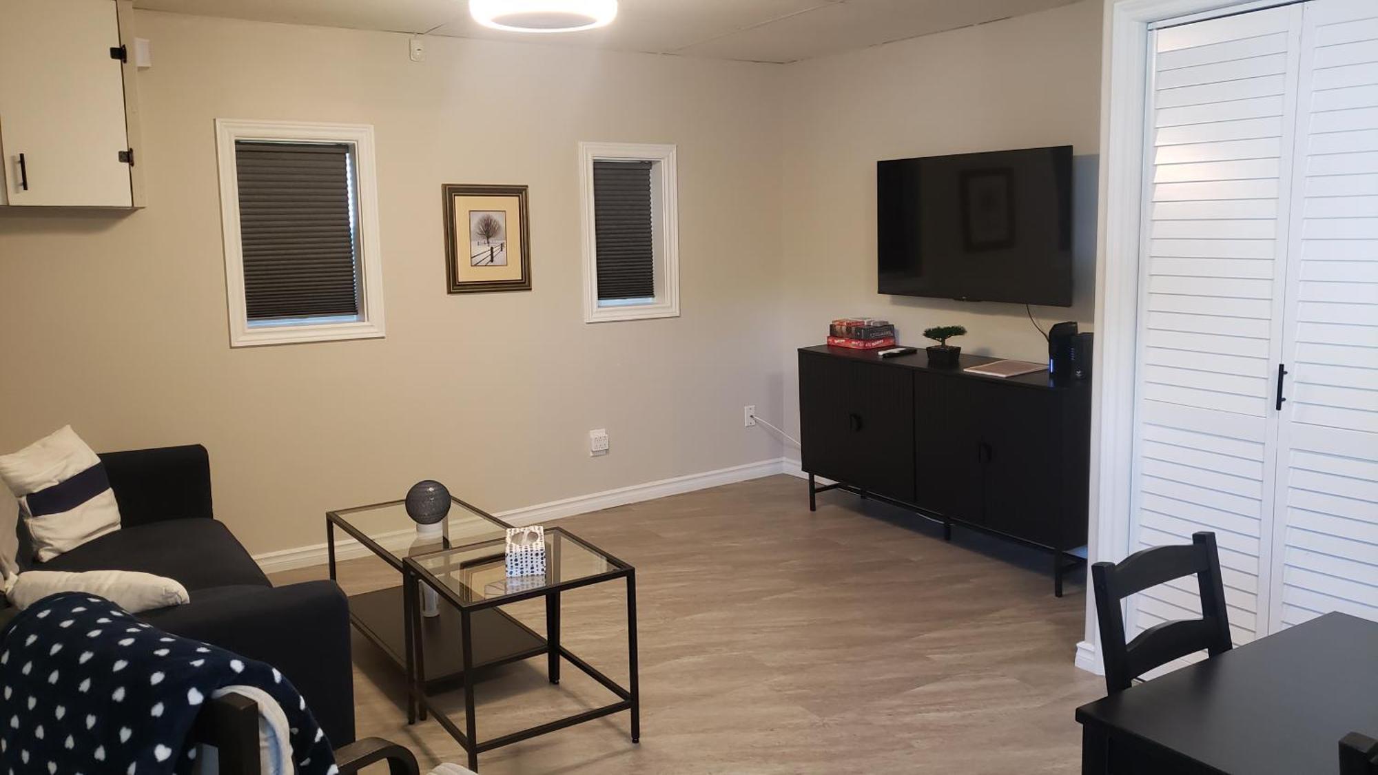 Cozy On A Quiet Street Minutes To Dt Apartment *